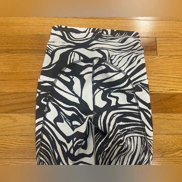 Lululemon Swift Speed High-Rise Tight 28" Spin Off Vapor Graphite Grey Size 2 - Picture 7 of 8